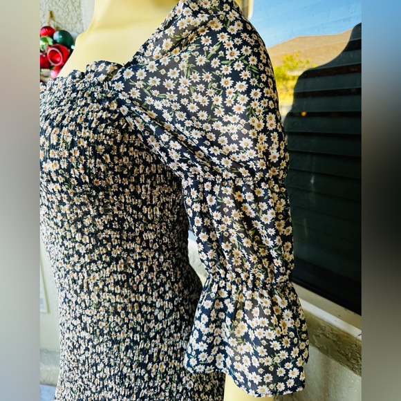 Sugar + Lips Floral Elastic Ruffle Hem Dress - Picture 9 of 10